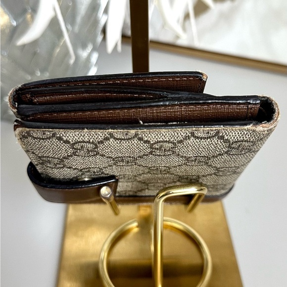 Vintage Gucci Bifold Wallet, AS IS, FINAL SALE - Picture 10 of 16